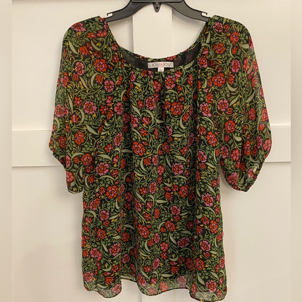 Joy joy XS floral blouse EUC